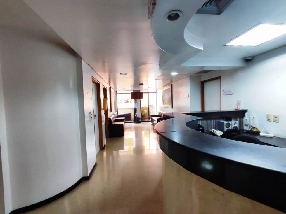 Oficina en edifcio de Milla de Oro - Poblado