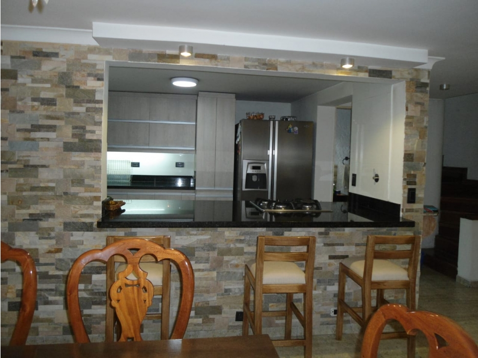 CASA EN VENTA MEDELLIN - BELEN, LOMA DE LOS BERNAL CON TERRAZA — foto 3