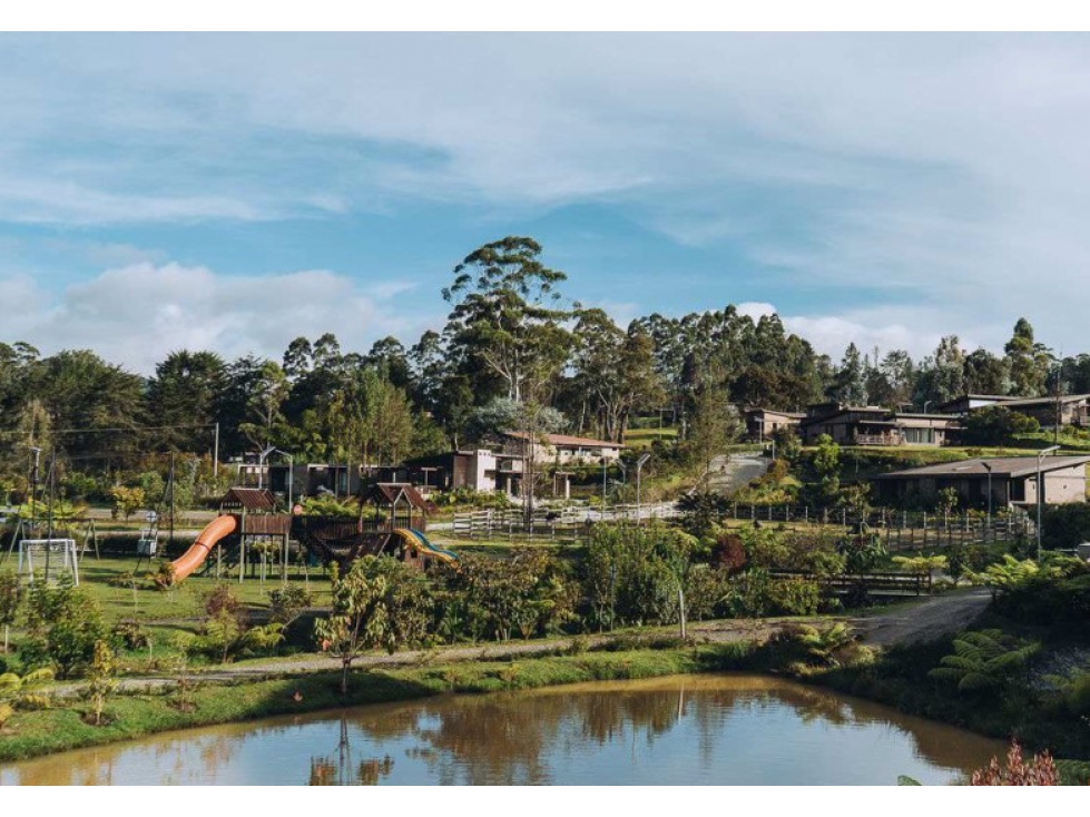 VENTA DE LOTE EN EL RETIRO.