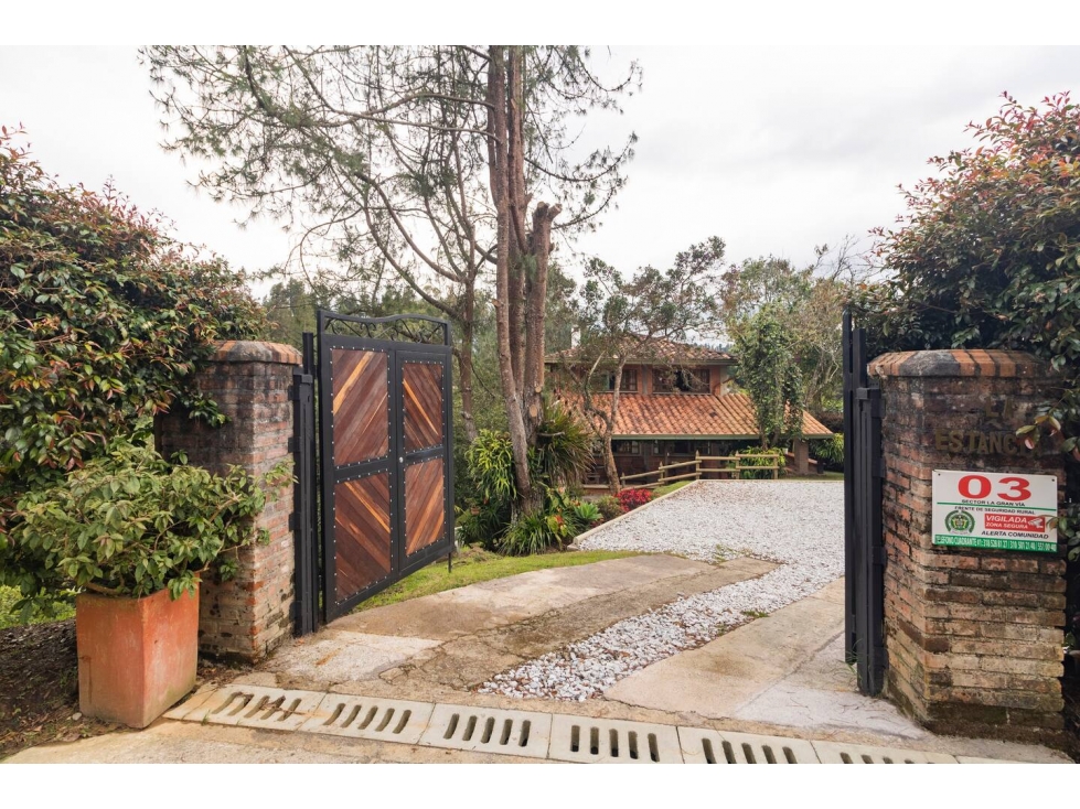 HERMOSA FINCA CAMPESTRE GUARNE PIEDRAS BLANCAS