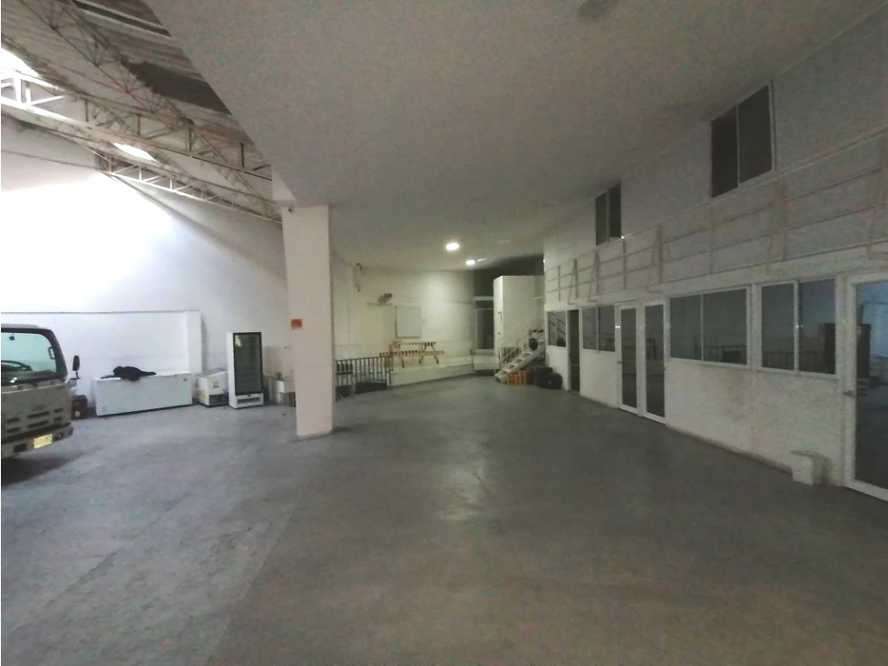 Bodega - Local en Envigado en Av El Poblado - 3
