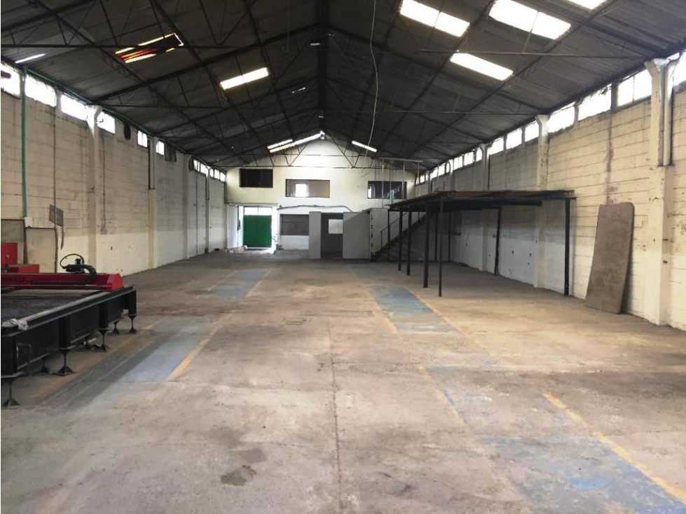 Bodega en Bogotá, barrio Quirigua — foto 2