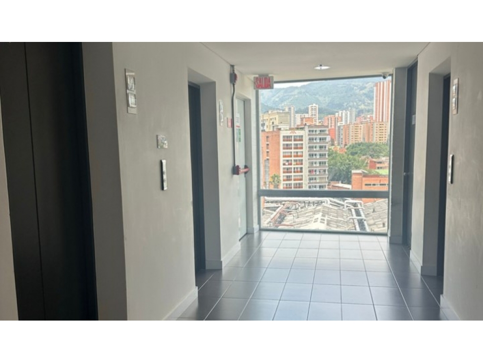 VENTA DE OFICINA EN SABANETA, SECTOR MAYORCA. - 2