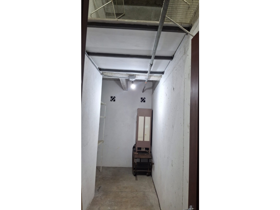 RENTA DE BODEGA CON PARQUEADERO EN ENVIGADO LOS BENEDICTINOS - 2