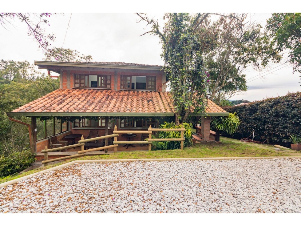 HERMOSA FINCA CAMPESTRE GUARNE PIEDRAS BLANCAS — foto 2