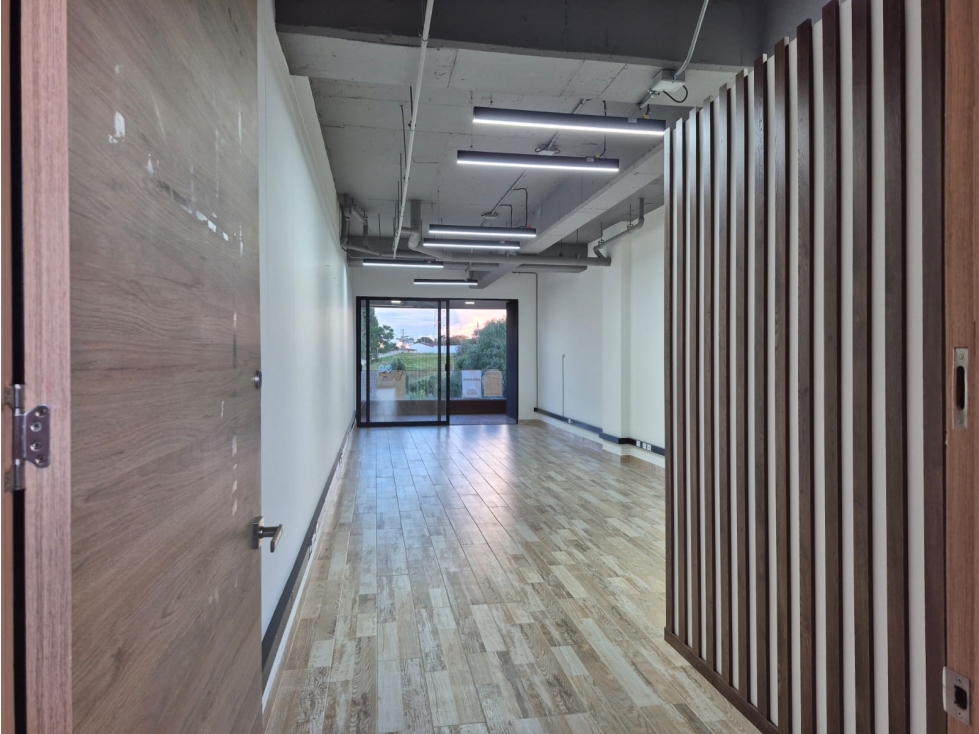 VENTA DE OFICINA EN ENVIGADO LAS PALMAS — foto 5