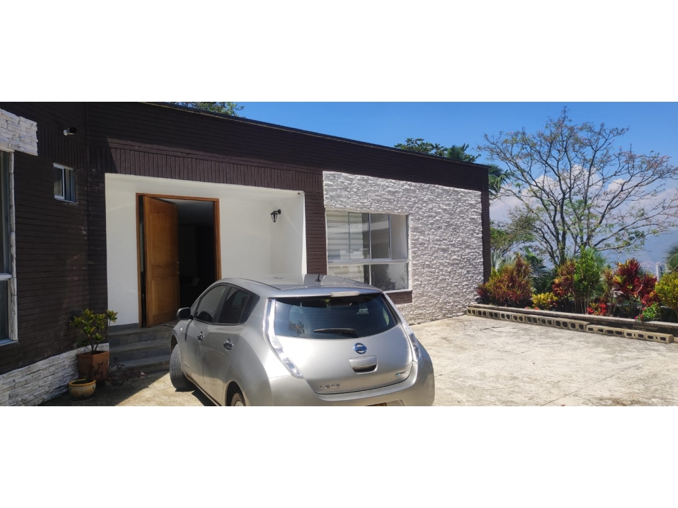 VENTA DE CASA EN ENVIGADO, PARTE ALTA DE LA LOMA DE LAS BRUJAS — foto 3