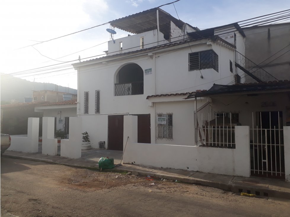 VENDO CASA EN EL POBLADO GIRON CLL46