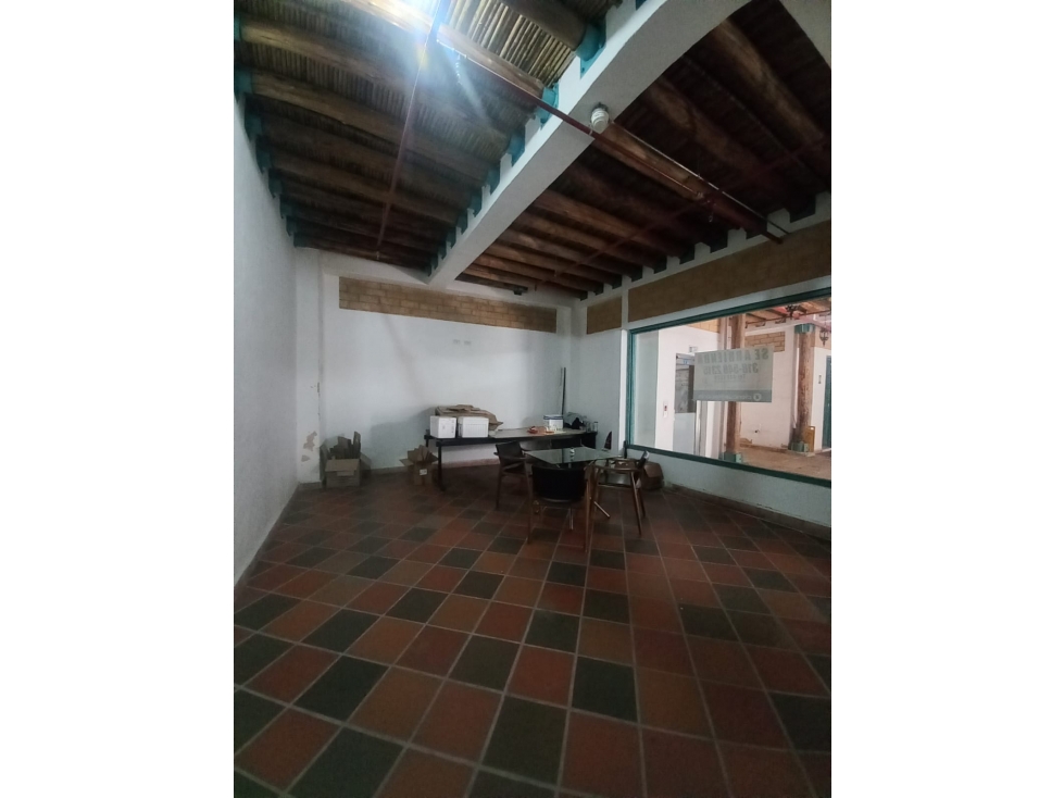 ARRIENDO LOCAL EN GIRON L 105 - 3