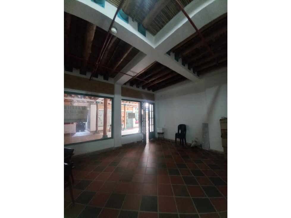 ARRIENDO LOCAL EN GIRON L 105 - 4