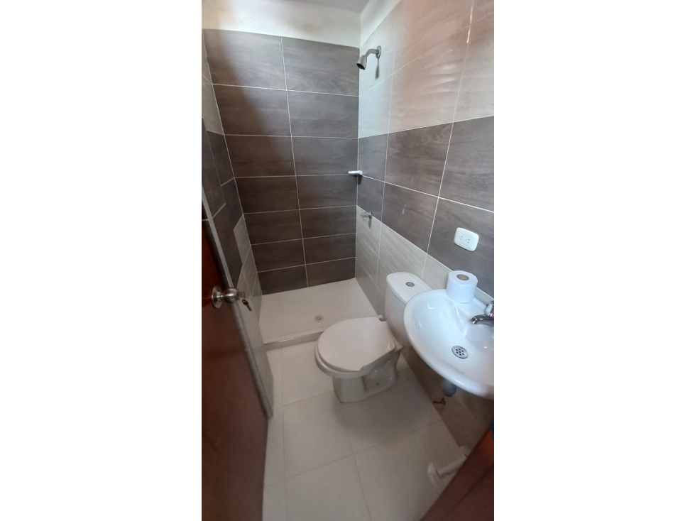 ARRIENDO CASA EN GIRON CENTRO — foto 3