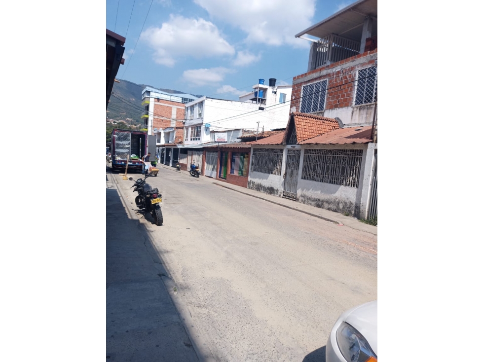 LOCAL EL POBLADO CALLE 41 GIRON - 4
