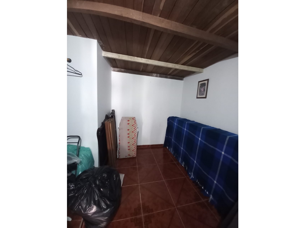 vendo apartamento con local en los cambulos - 5