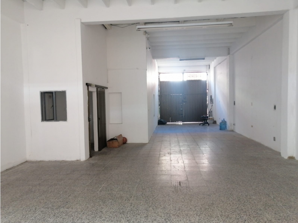 Se alquila bodega con Oficinas, barrio los Cerezos, Bogotá D.C. — foto 4