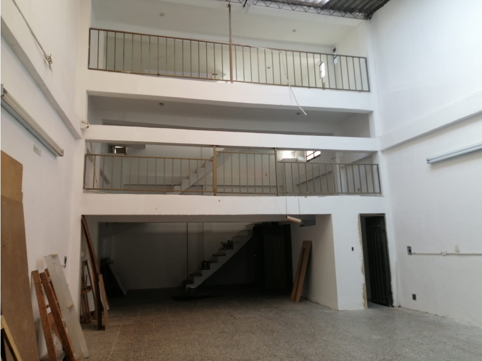 Se alquila bodega con Oficinas, barrio los Cerezos, Bogotá D.C. — foto 5