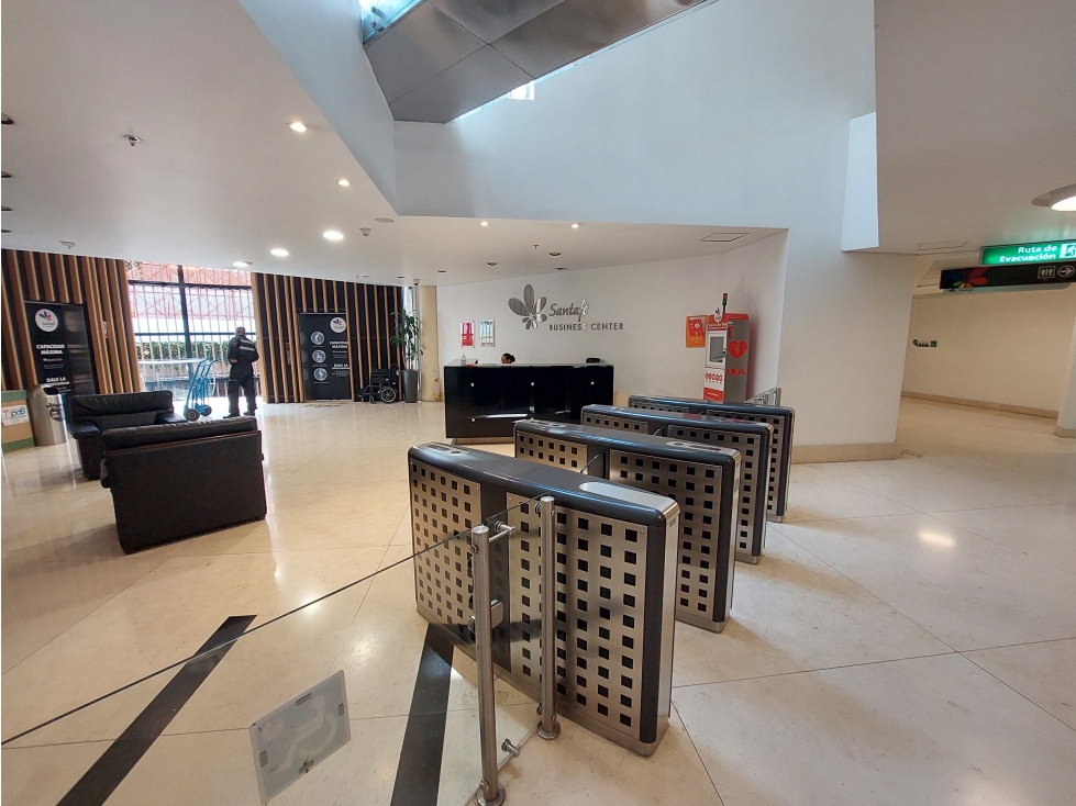 Venta de Oficina en Centro Comercial Santa Fe, Bogotá — foto 3