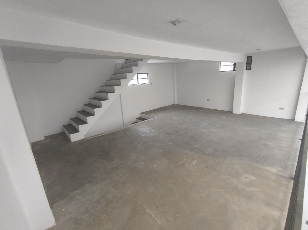 Se alquila bodega con Oficinas, barrio los Cerezos, Bogotá D.C.