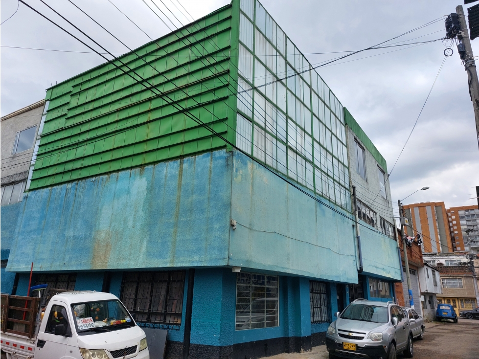 Venta De Bodega Esquinera de 3 pisos, en Prado Veraniego, Bogotá D.C. — foto 2