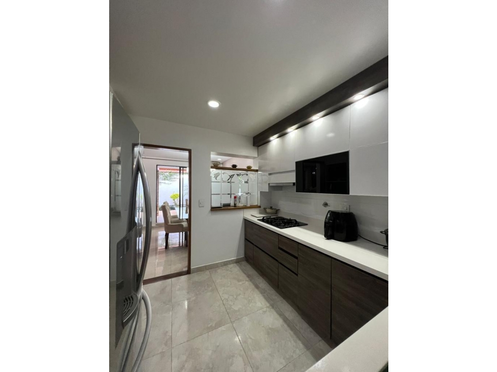 Casa remodelada de 167 m² en venta en El Poblado, Medellín — foto 4