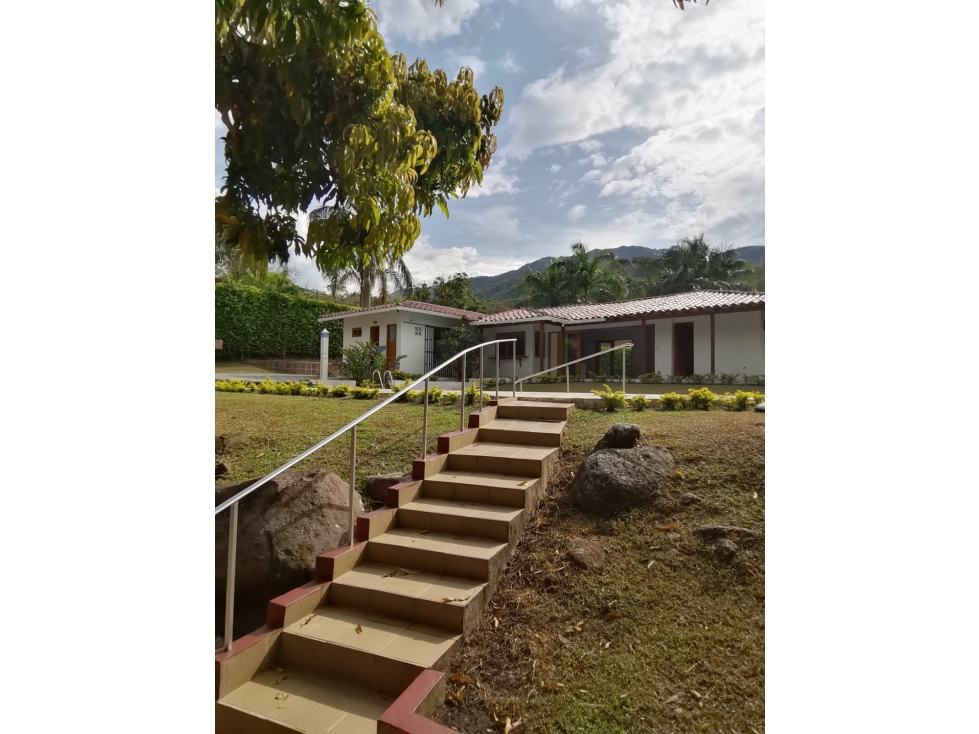 Finca de 1.400 m² en venta en San Jerónimo