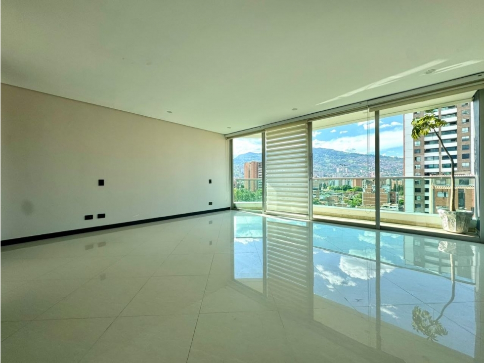 Penthouse de 300 m² en venta en Laureles - Primer Parque, Medellín — foto 2