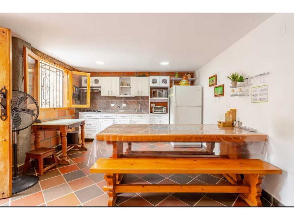 Casa de 3 alcobas y 178 m² en venta en San Jerónimo, Antioquia — foto 2