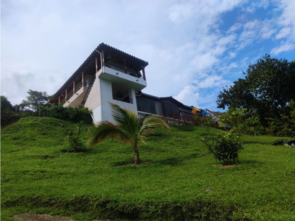 Finca 3.000 m², 6 alcobas, Altos de Villa Roca, Copacabana — foto 4