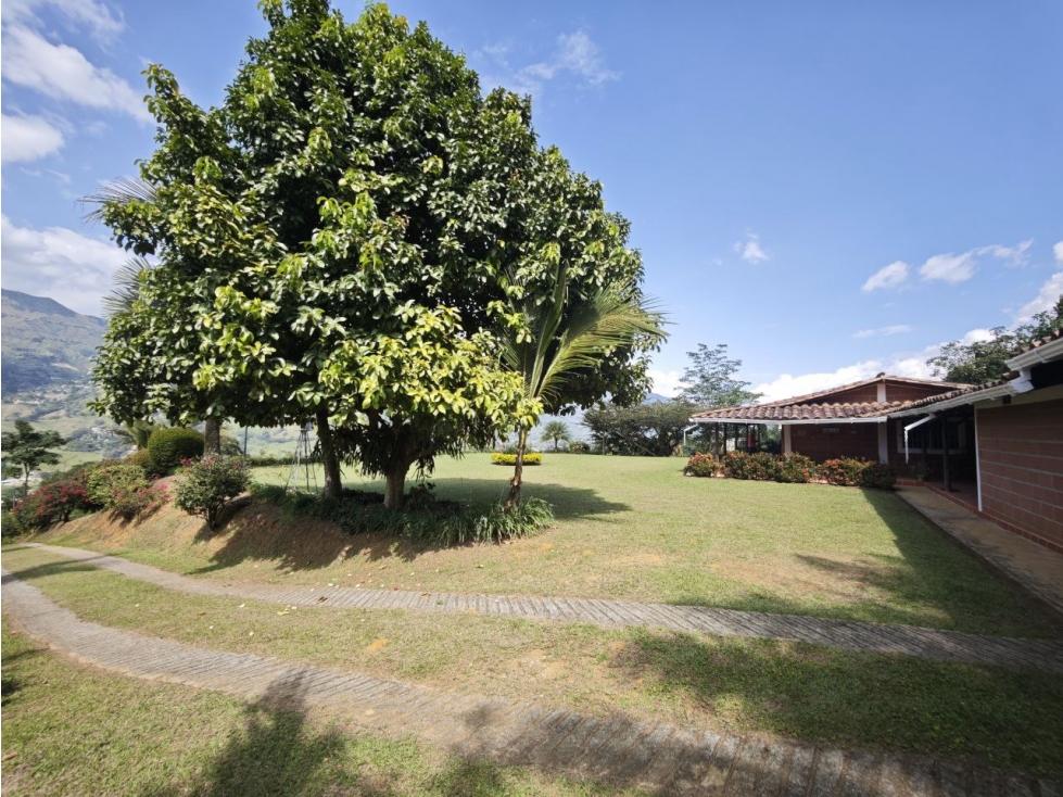 Finca con vista panorámica en venta en El Totumo, Girardota