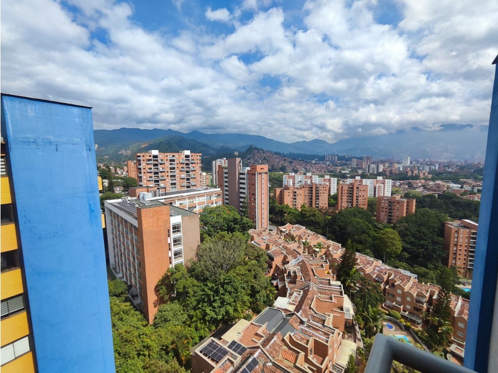 Penthouse con vista panorámica en venta en Los Bernal, Medellín — foto 3