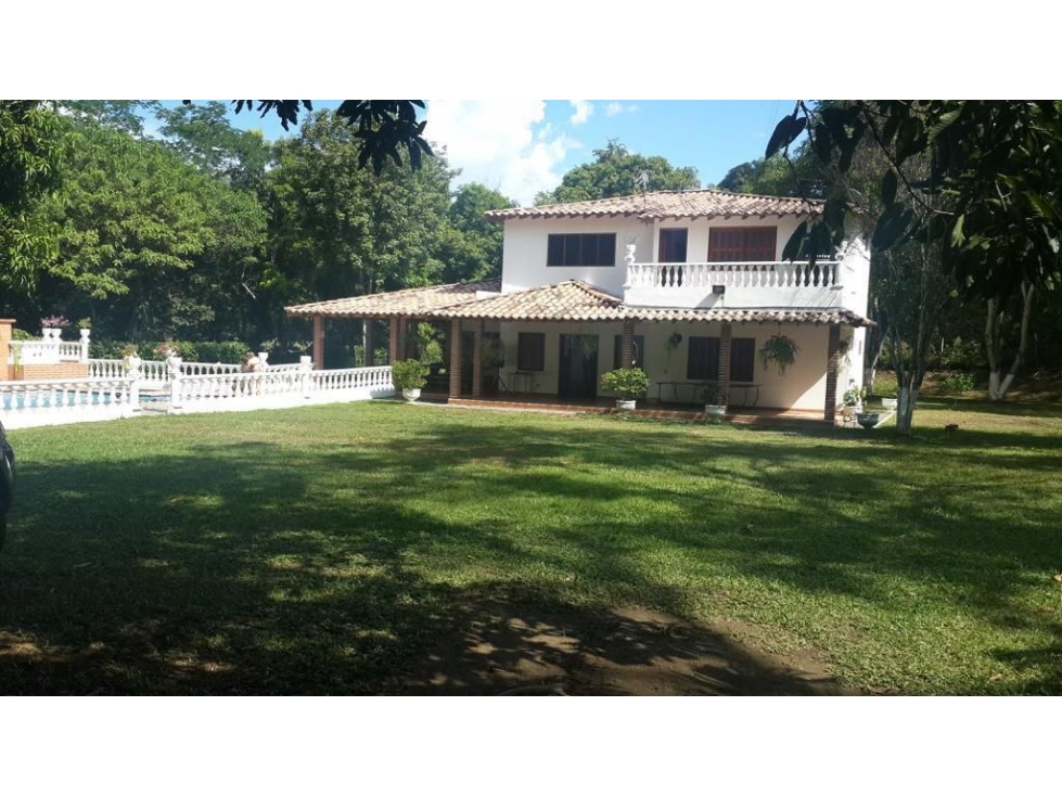 Finca de 6.500 m² con 6 alcobas en venta en Santa Fe de Antioquia