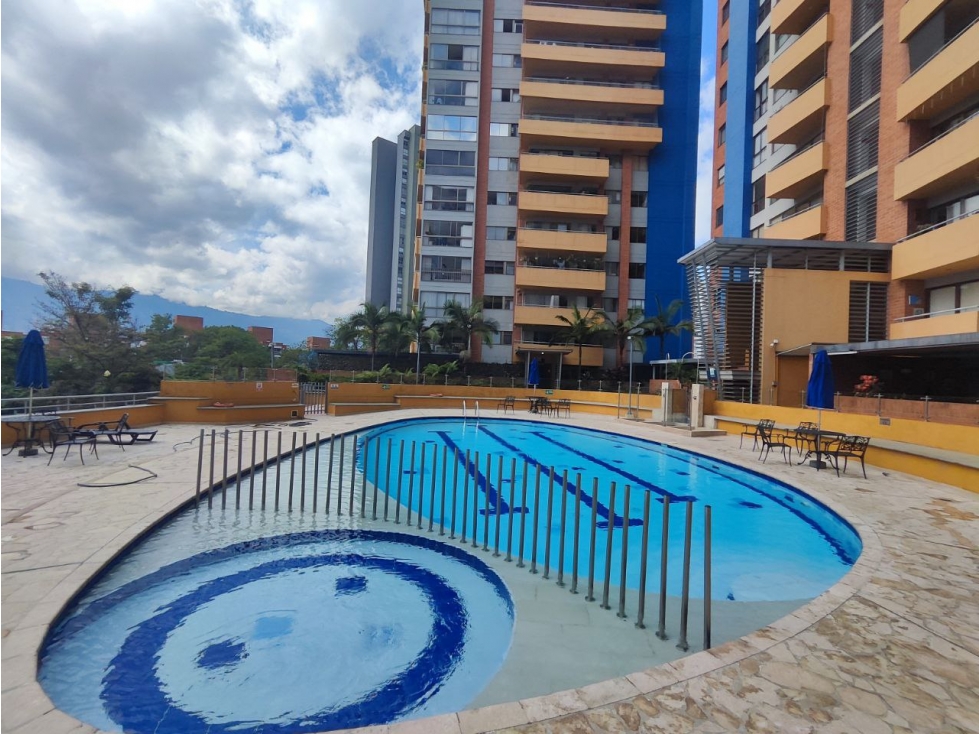 Penthouse con vista panorámica en venta en Los Bernal, Medellín — foto 4