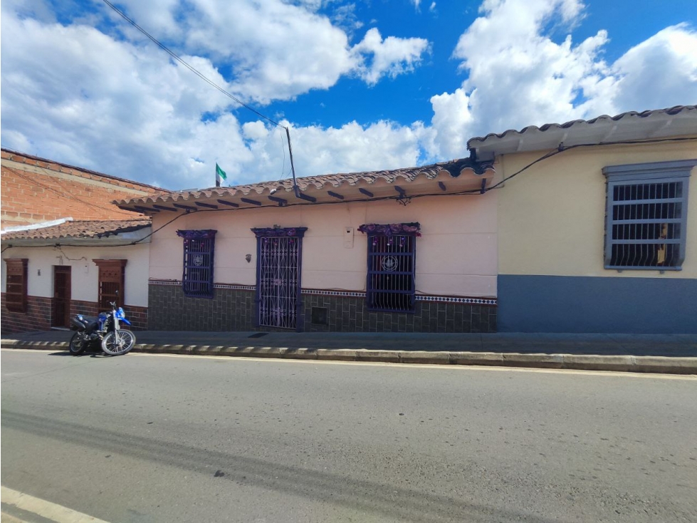 Casa en Girardota cerca al Parque para construir o vivir