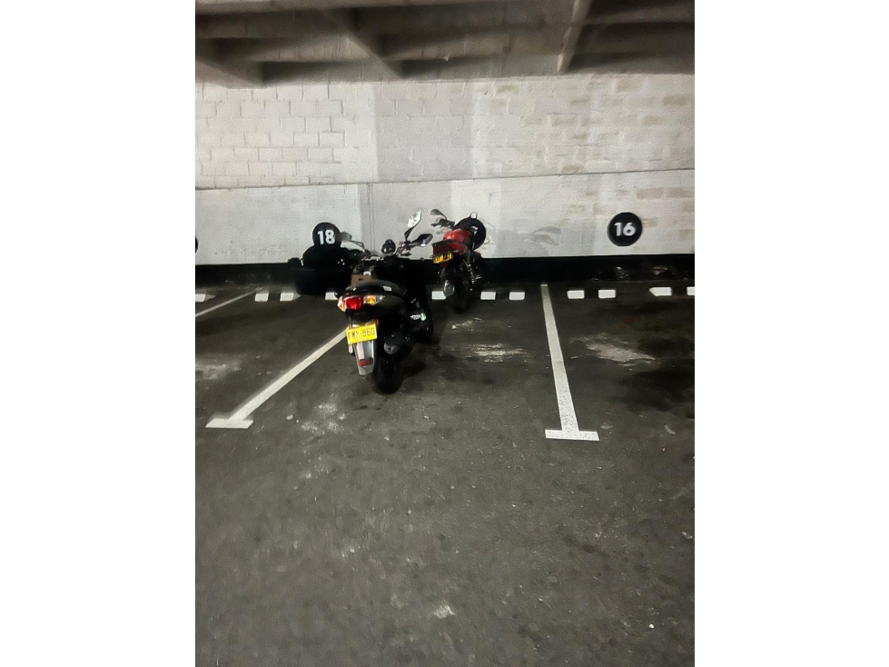 Apartaestudio de 76 m² en venta en El Poblado, Medellín — foto 2
