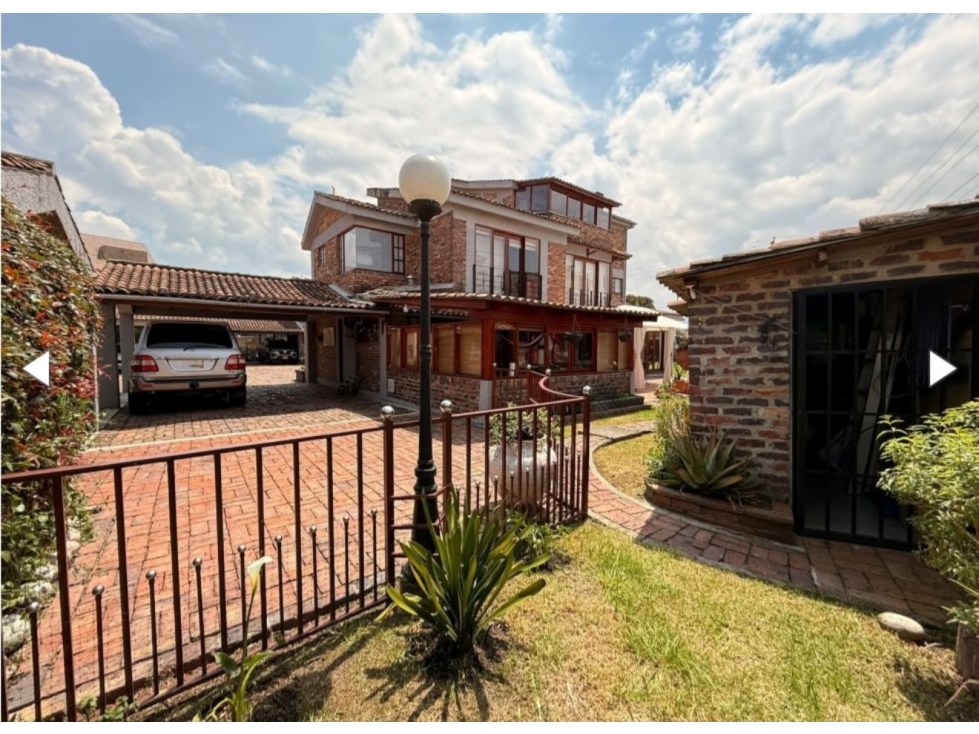 Casa campestre de 350 m² en venta en San José de Bavaria, Bogotá — foto 2