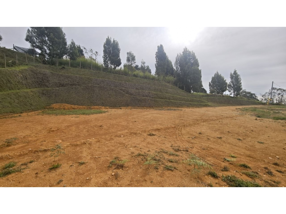 Lote de 4.200 m² en venta en la vereda San Isidro, Guarne — foto 2