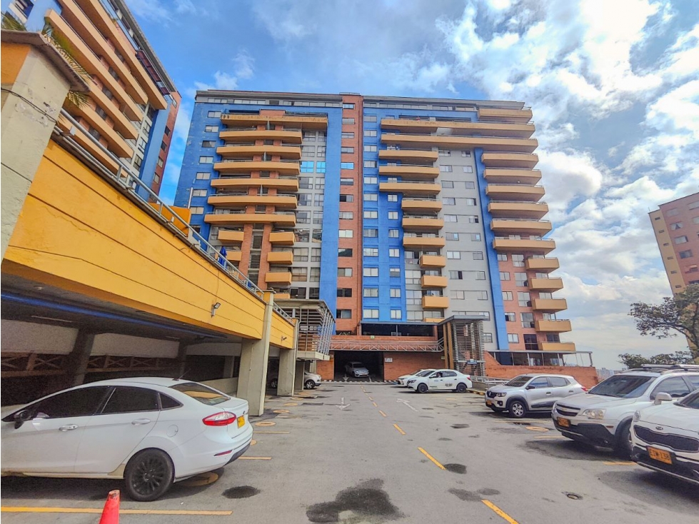 Penthouse con vista panorámica en venta en Los Bernal, Medellín