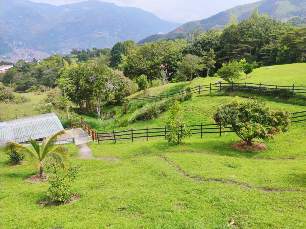 Finca 3.000 m², 6 alcobas, Altos de Villa Roca, Copacabana — foto 2