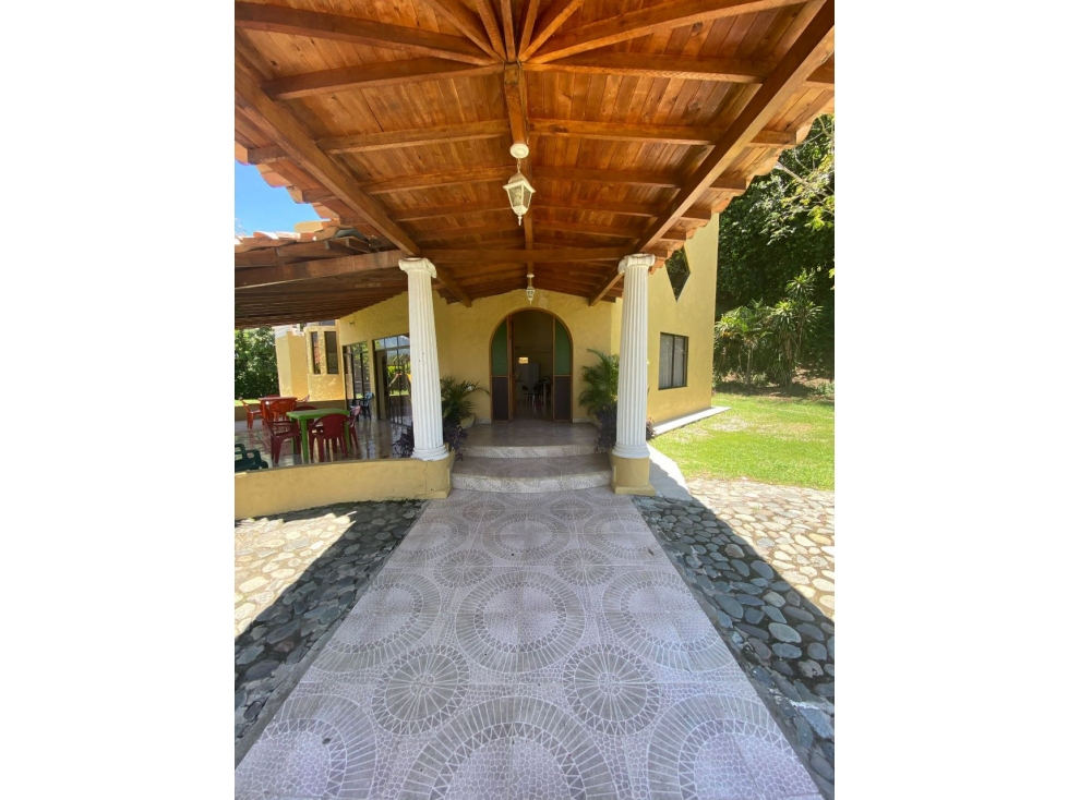Finca 3.200 m², 5 alcobas, parcelación Santa Fe de Antioquia — foto 4