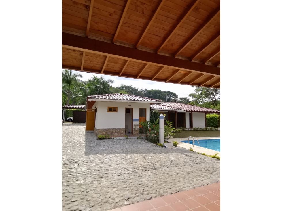 Finca de 1.400 m² en venta en San Jerónimo — foto 3