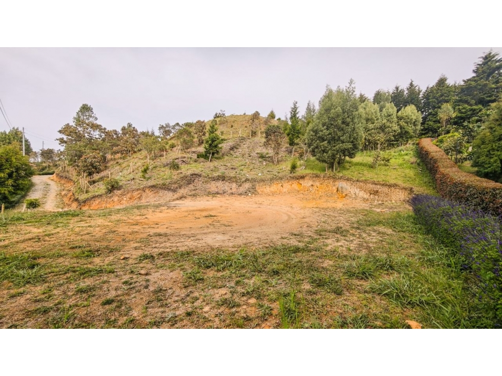Lote de 2.095 m² en venta en la vereda San Isidro, Guarne