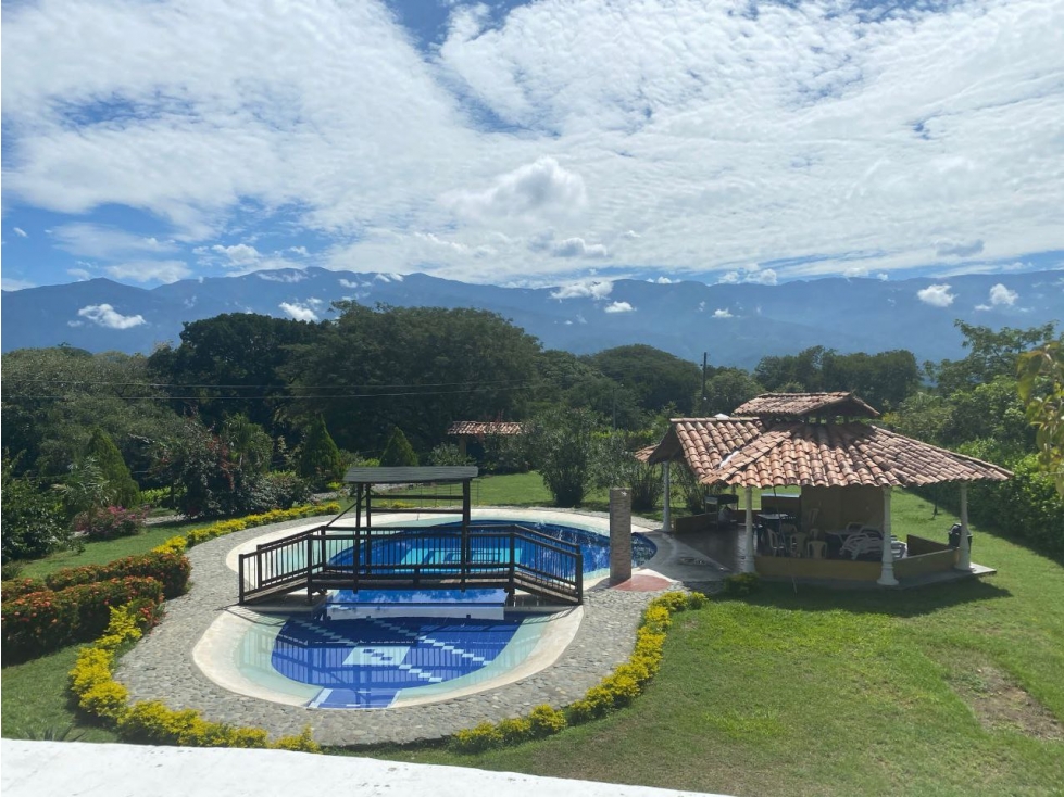 Finca 3.200 m², 5 alcobas, parcelación Santa Fe de Antioquia — foto 5