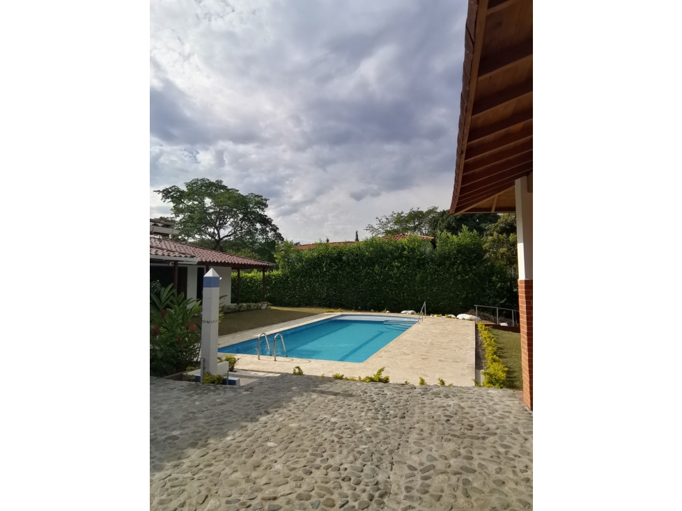 Finca de 1.400 m² en venta en San Jerónimo — foto 4