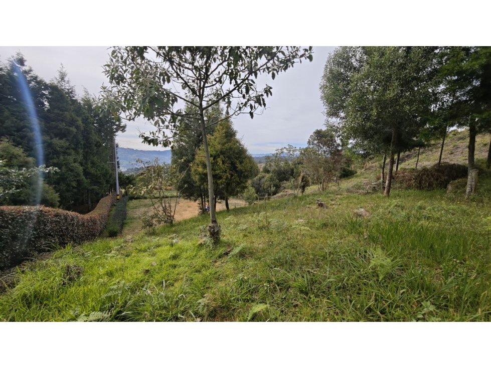 Lote de 2.095 m² en venta en la vereda San Isidro, Guarne — foto 3