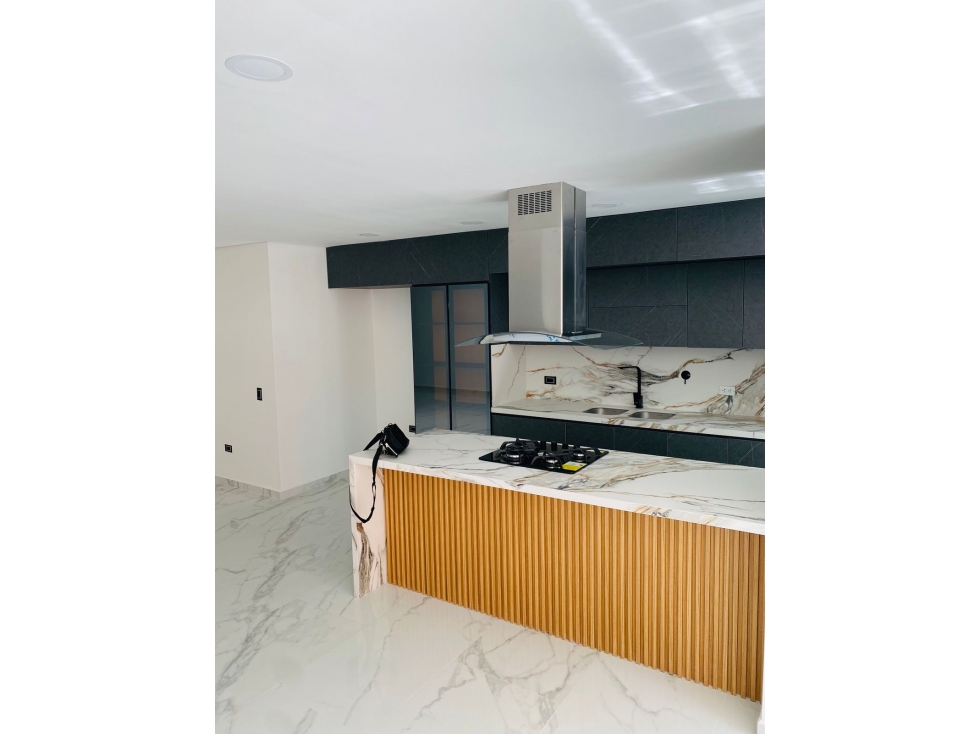 Apartamento de 200 m² en venta en Laureles, Medellín — foto 6