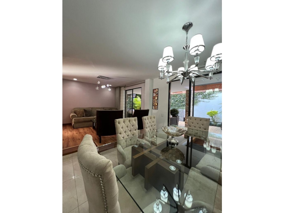 Casa remodelada de 167 m² en venta en El Poblado, Medellín