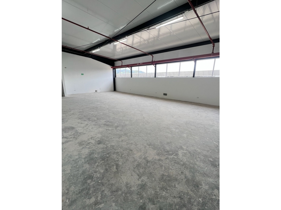 SE ALQUILA GALERA COMERCIAL | 24 DE DICIEMBRE — foto 2