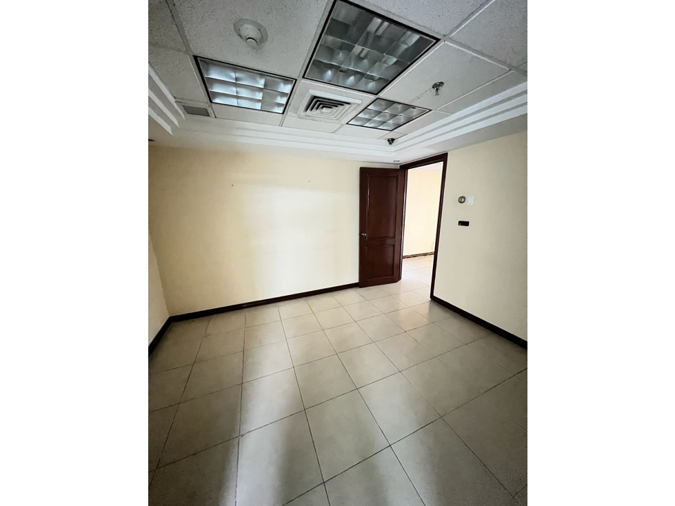 OFICINA EN ALQUILER O VENTA | MARBELLA | WORLD TRADE CENTER — foto 3