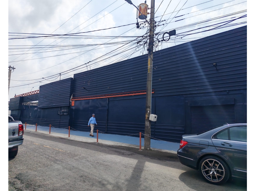 SE VENDE GALERA | AVE. CINCUENTENARIO - 1