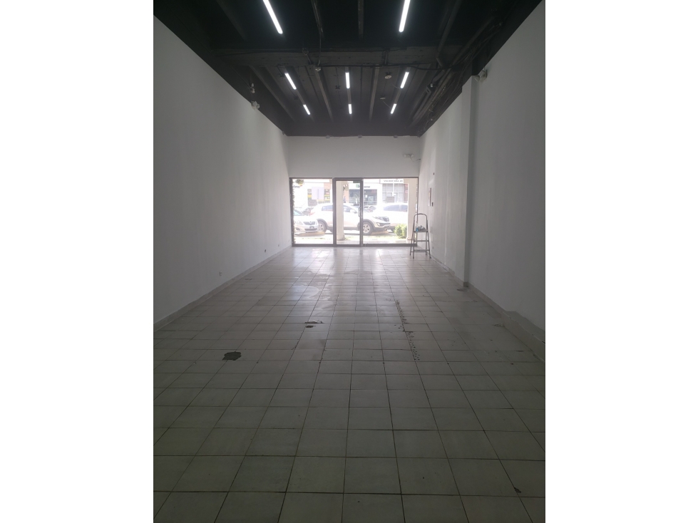 SE ALQUILA LOCAL COMERCIAL | VIA ESPAÑA - 3