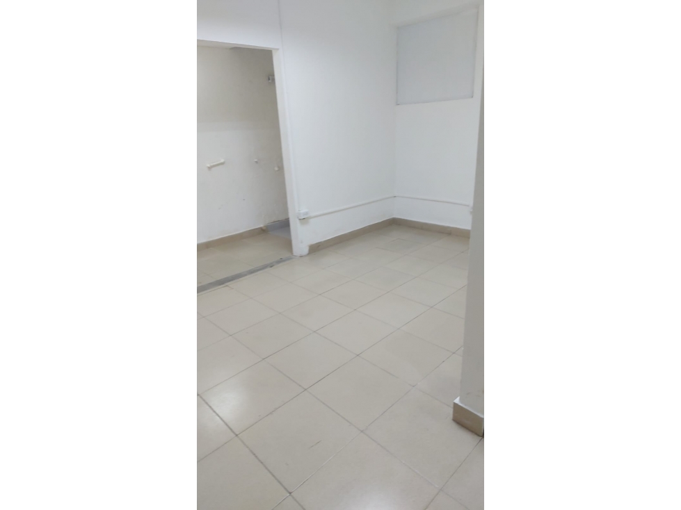 SE ALQUILA LOCAL COMERCIAL | BELLA VISTA — foto 3